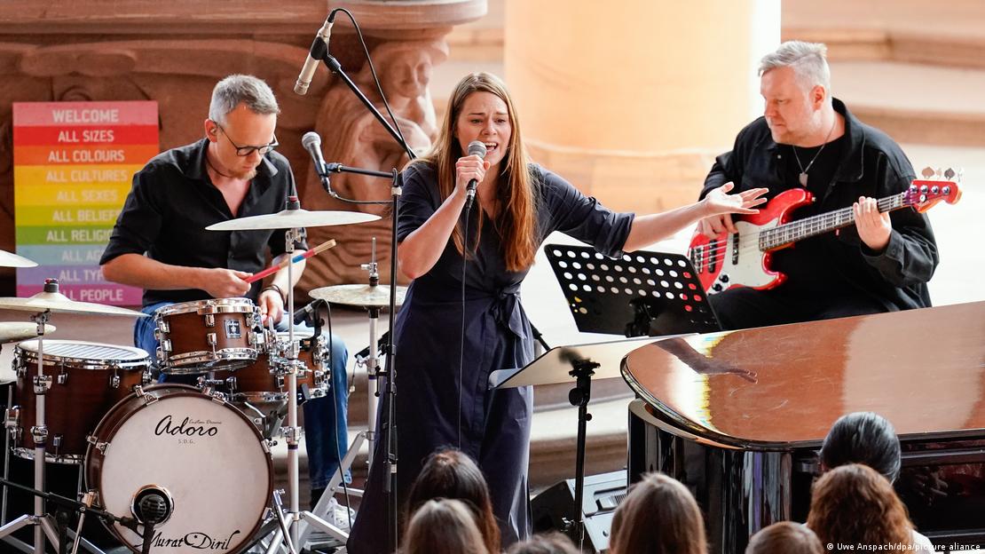 Shake It Off in Church: Taylor Swift Service Rocks Historic German Cathedral!