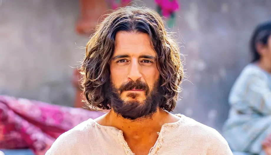 Jonathan Roumie As Jesus In Chosen