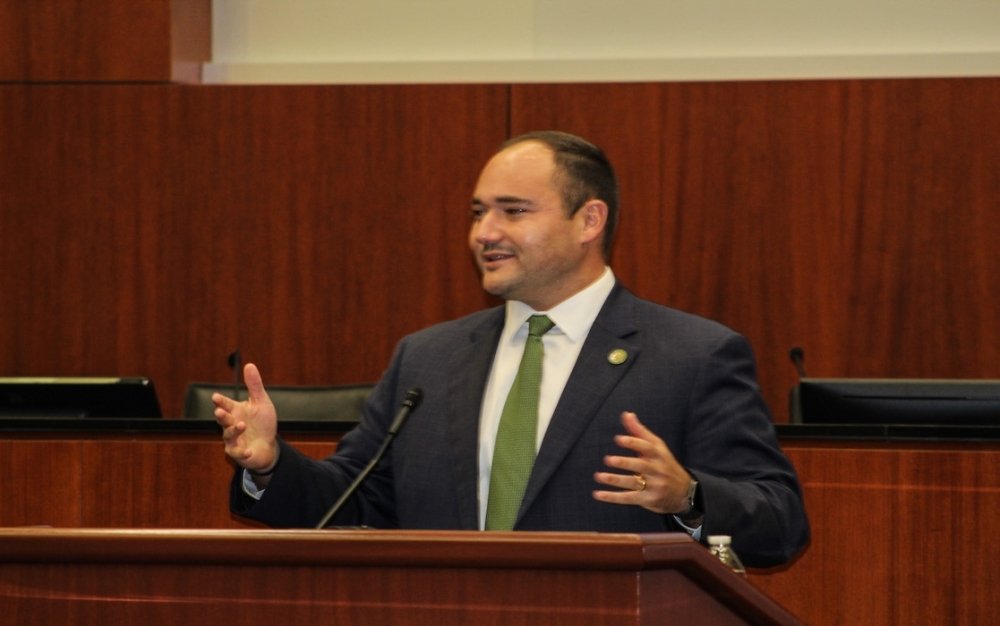 Keller Mayor Armin Mizani